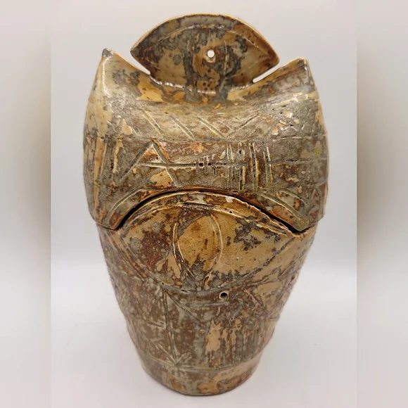 Rustic Handmade Vintage Studio Lided Pottery